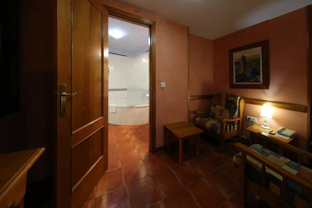 Hotel Rural Ocell Francoli L'Espluga de Francoli Exterior photo